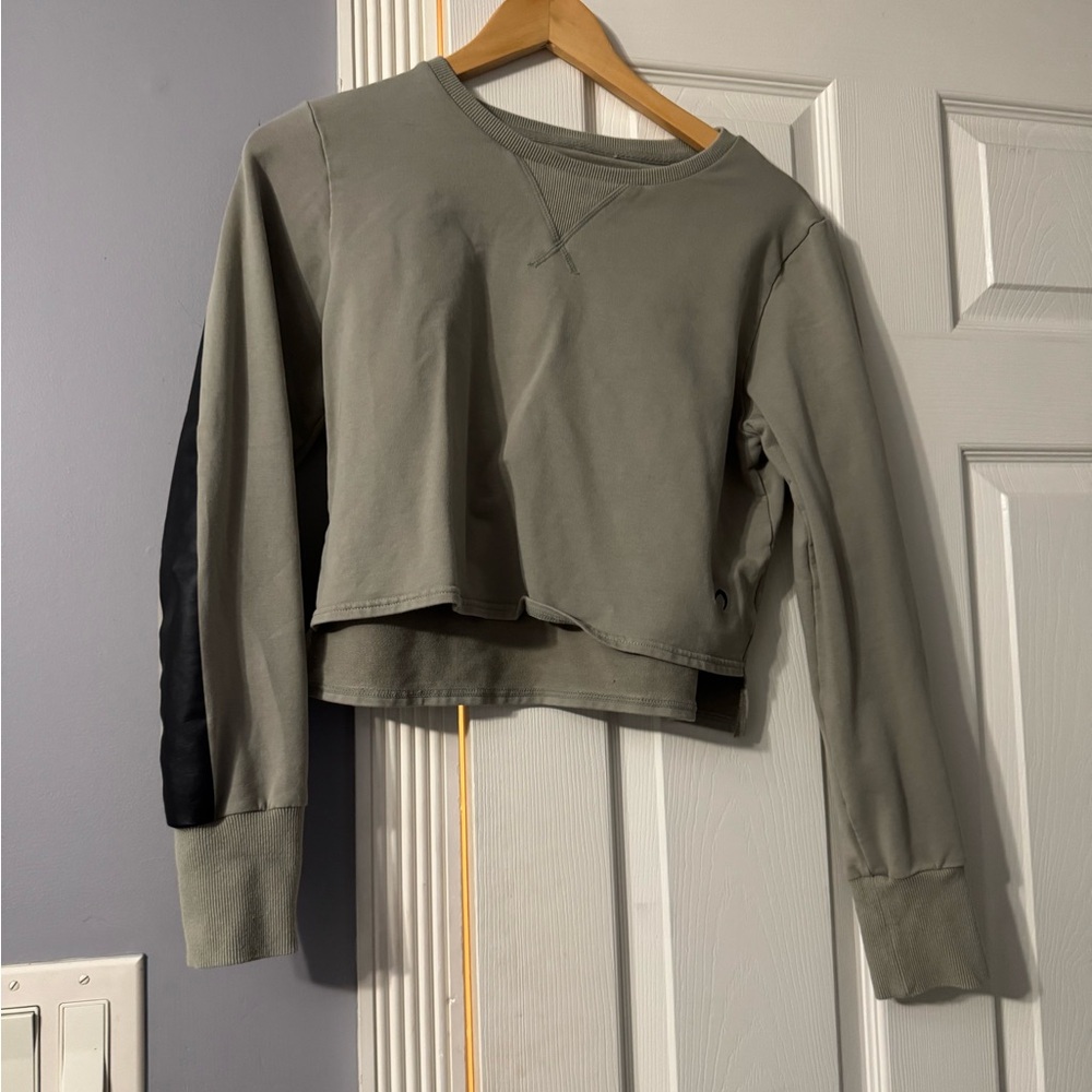 Fabletics Green Boxy Crop Long Sleeve Sweatshirt